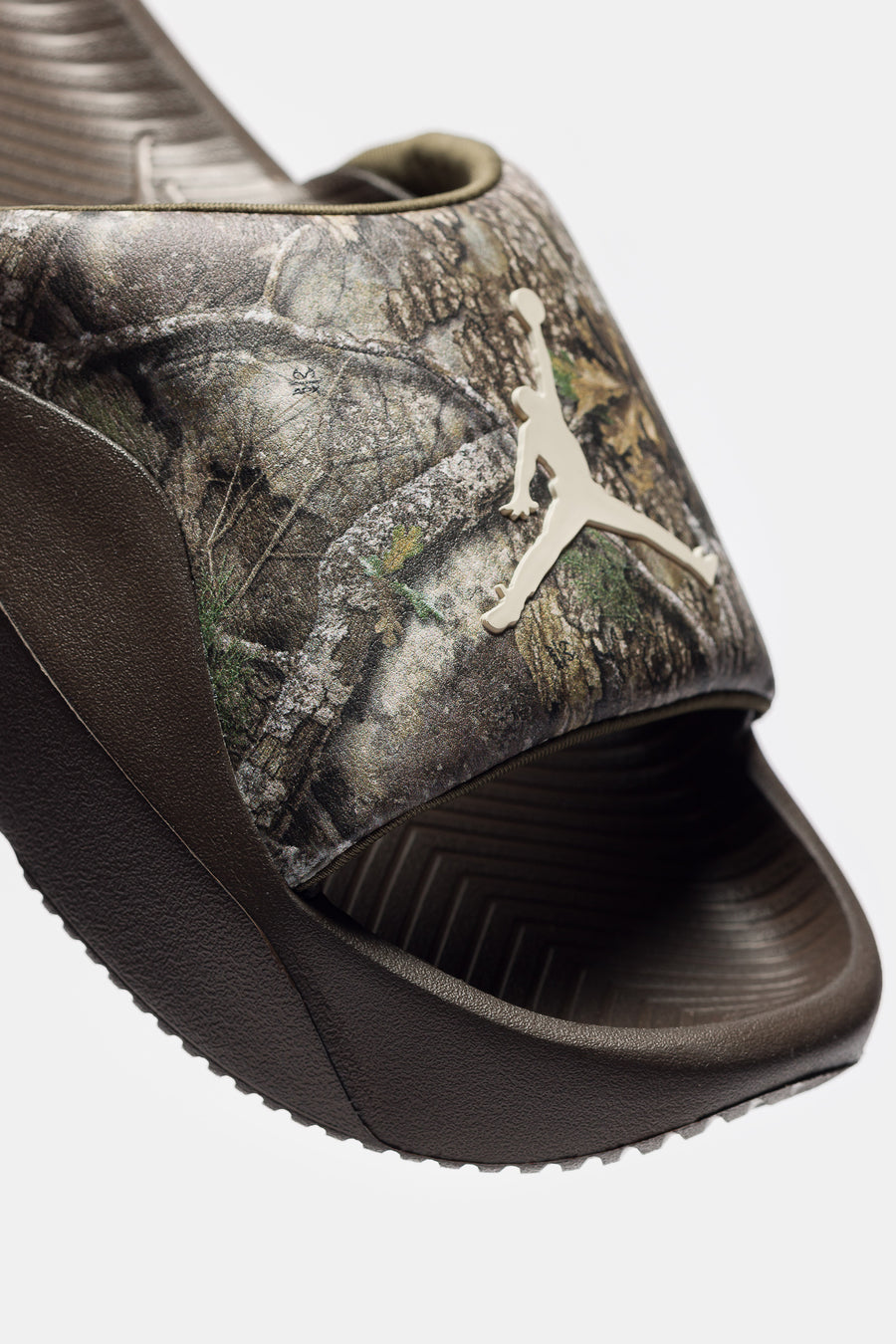 Jordan Franchise Realtree Slide in Medium Olive/Lt Orewood Brown - Notre