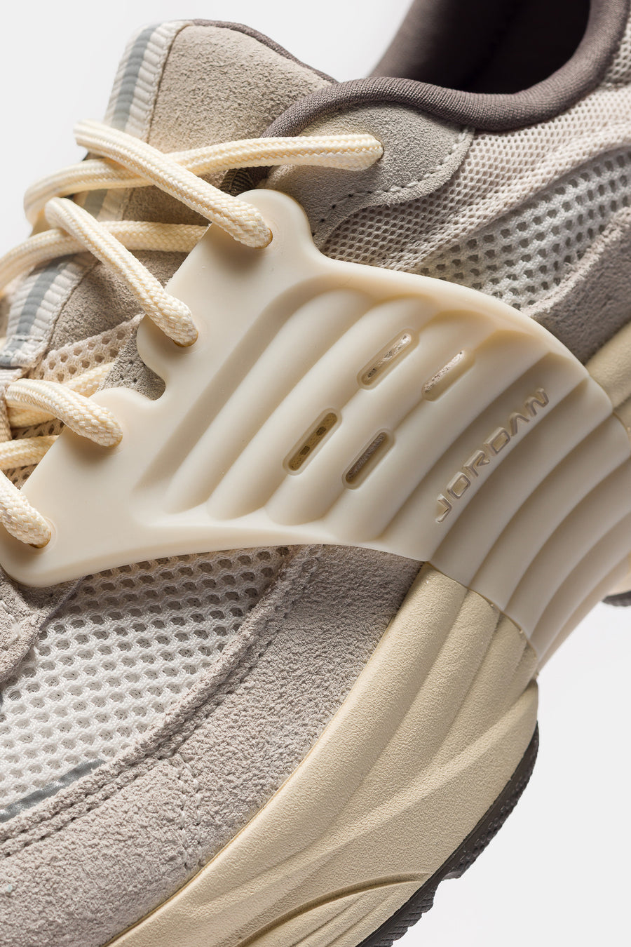 Jordan Trunner O/S Sneaker in Lt Orewood Brown/Ridge Rock/Phantom/Muslin - Notre