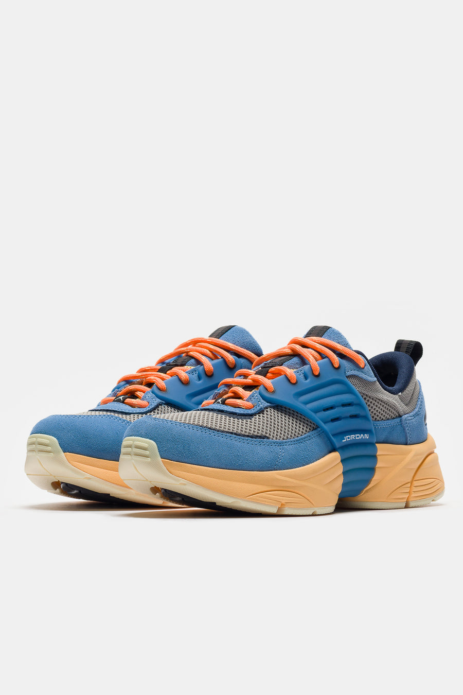 Jordan Trunner O/S SP Sneaker in Blue Beyond/Atomic Orange/Cobblestone - Notre