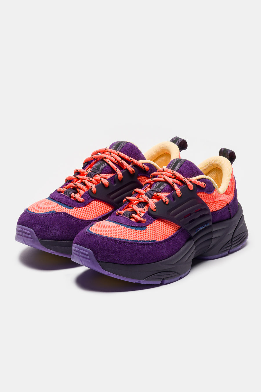 Jordan Trunner O/S SP Sneaker in Bright Mango/Black/Eggplant/Melon Tint - Notre
