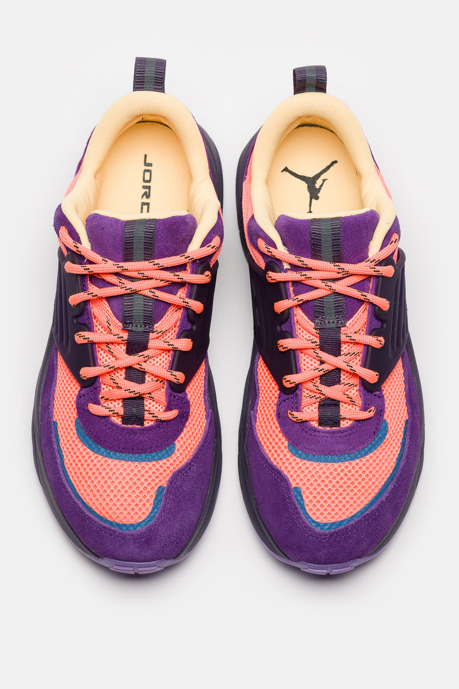 Jordan Trunner O/S SP Sneaker in Bright Mango/Black/Eggplant/Melon Tint - Notre