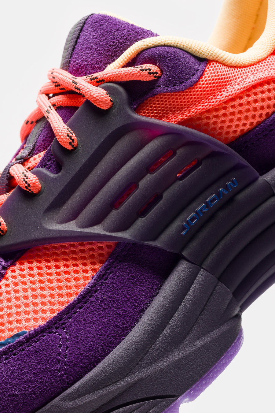 Jordan Trunner O/S SP Sneaker in Bright Mango/Black/Eggplant/Melon Tint - Notre