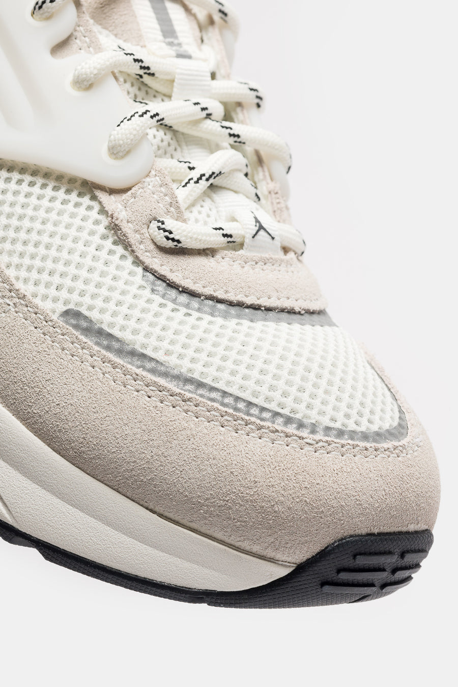 Jordan Trunner O/S Sneaker in Sail/Black/Sail - Notre