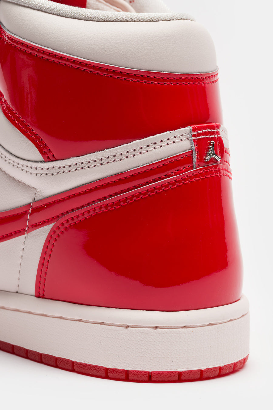 Jordan Air Jordan 1 Retro High OG Sneaker in University Red/Metallic Silver - Notre