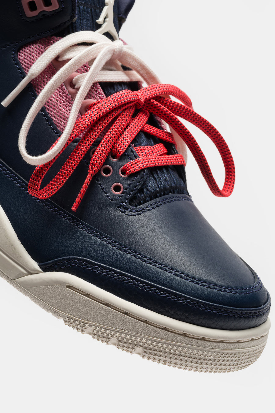 Jordan Air Jordan 3 Retro Sneaker in Obsidian/Chalk/Track Red - Notre