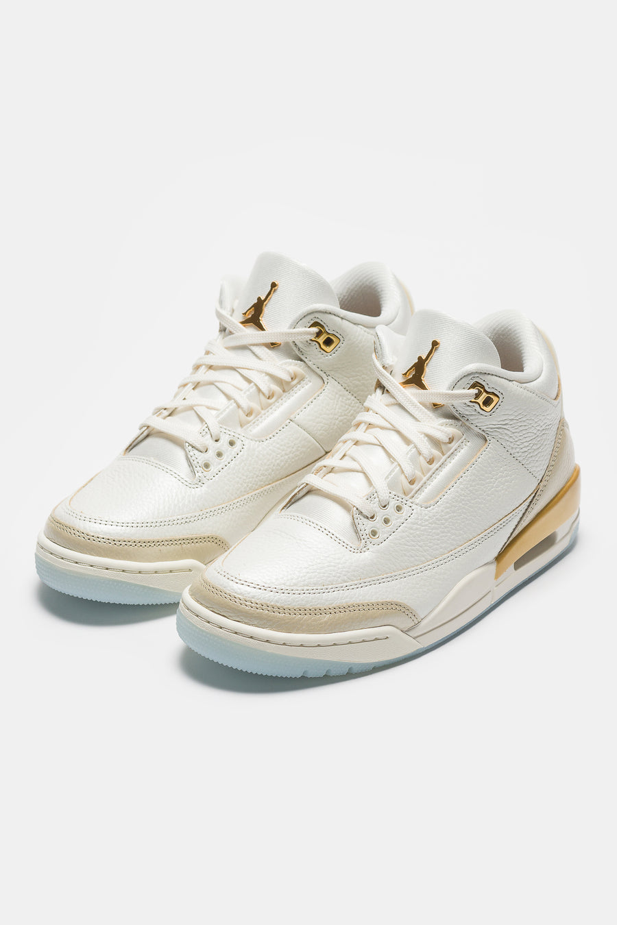 Air Jordan 3 Retro Sneaker in Sail/Team Gold/Pale Ivory/Metallic Gold