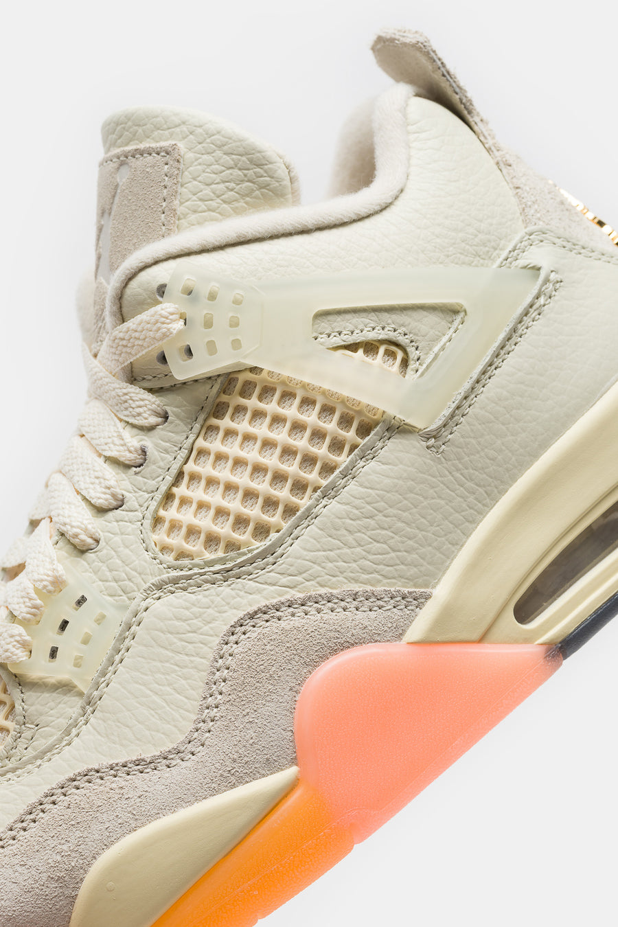 Air Jordan 4 Retro Sneaker in Coconut Milk/Muslin/Bright Mango