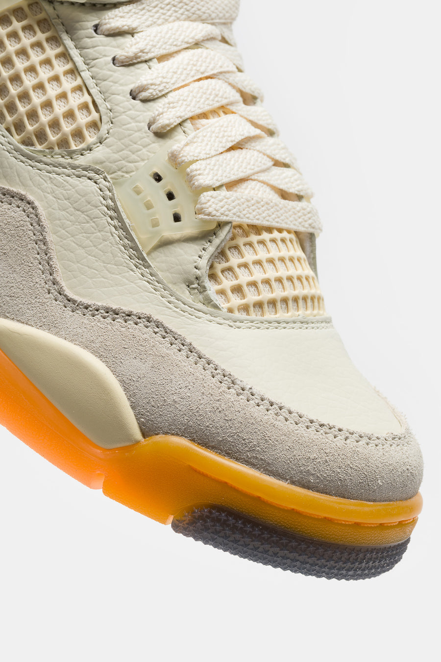 Air Jordan 4 Retro Sneaker in Coconut Milk/Muslin/Bright Mango