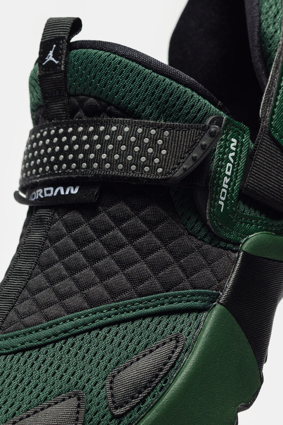 Jordan Trunner LX Sneaker in Fir/White/Reflective Silver/Black - Notre