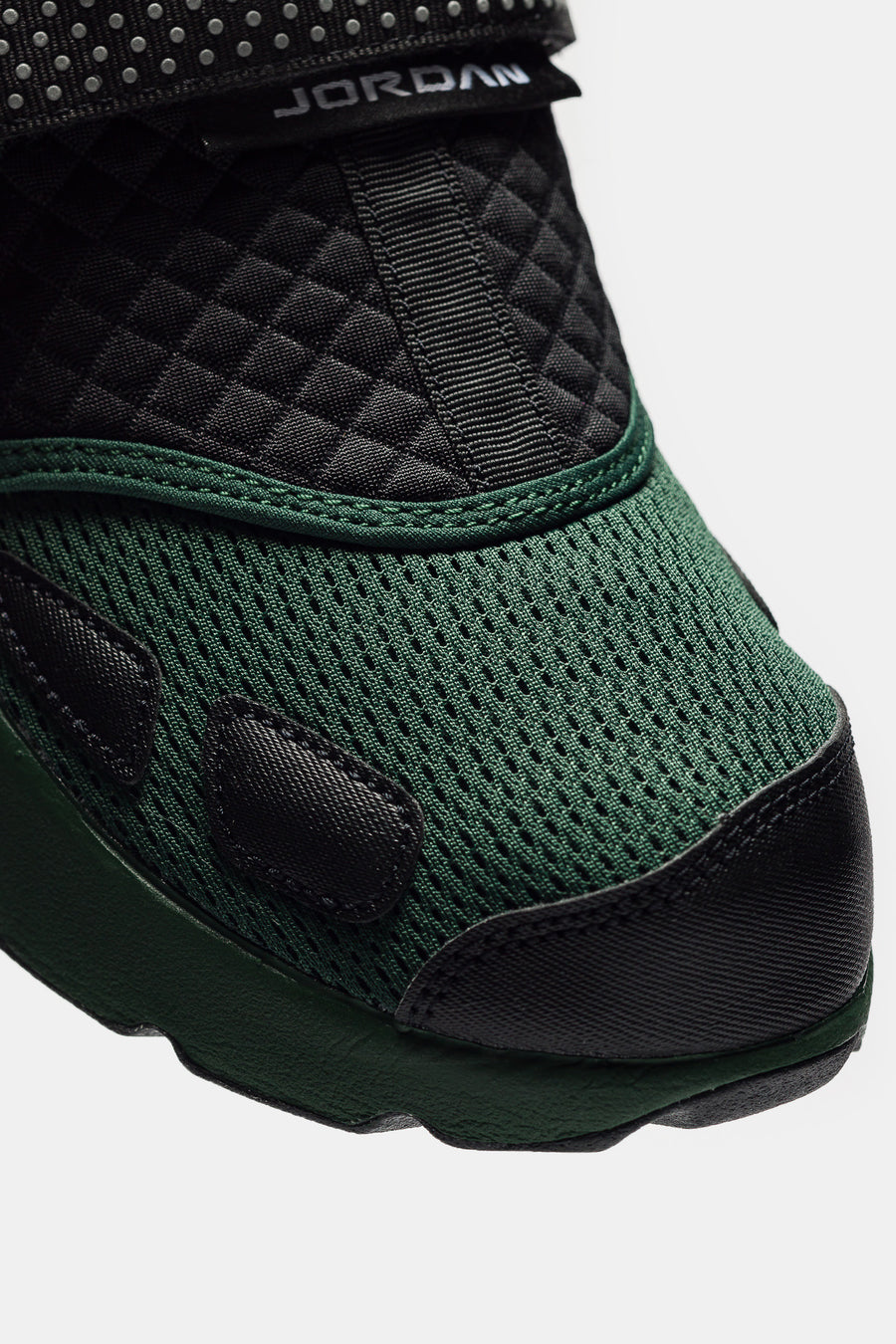 Jordan Trunner LX Sneaker in Fir/White/Reflective Silver/Black - Notre