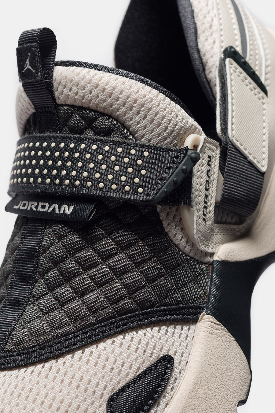 Trunner LX Sneaker in Light Orewood Brown/Anthracite - Jordan