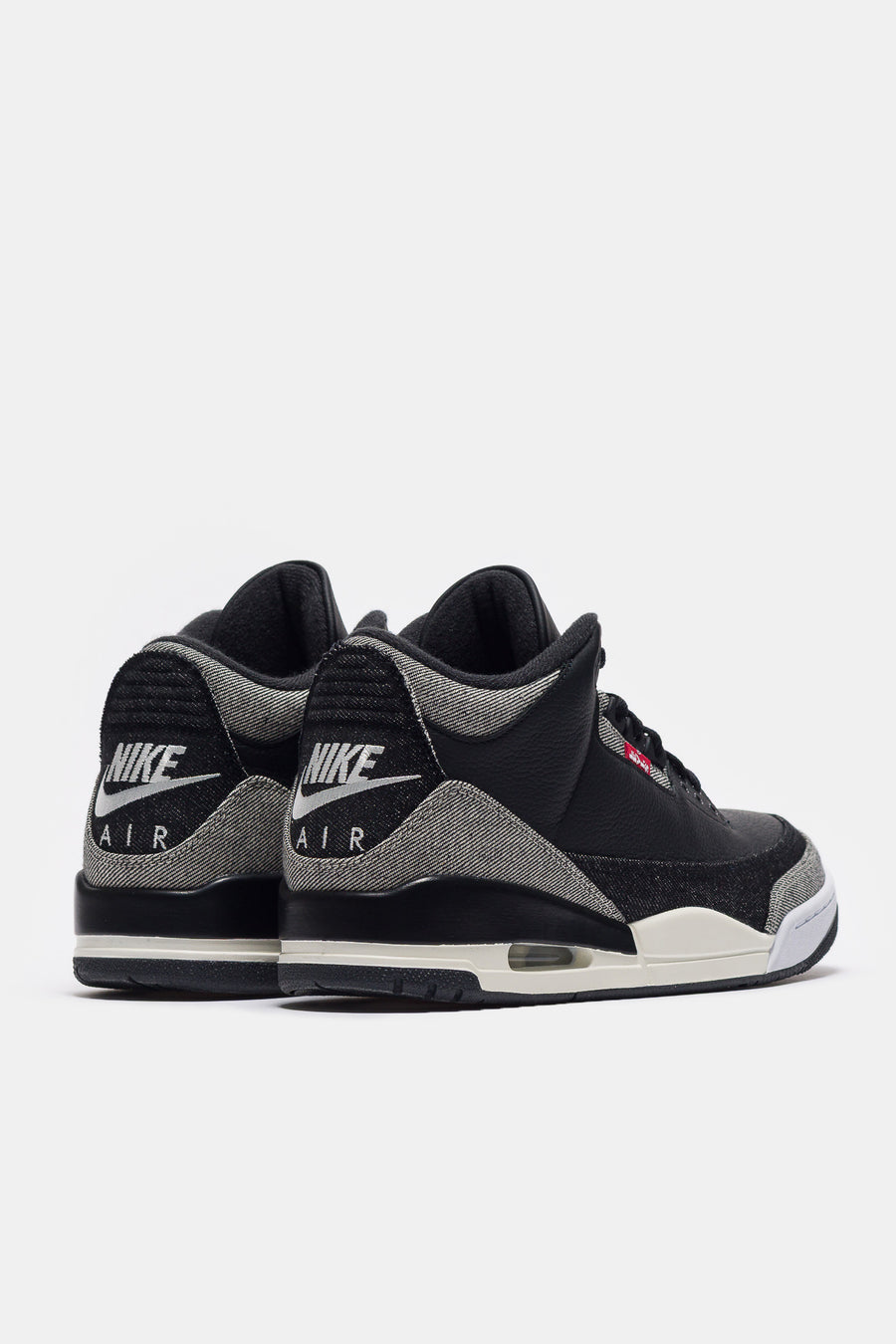 Jordan Levi's® Air Jordan 3 Retro Sneaker in Denim/Black/Gym Red - Notre