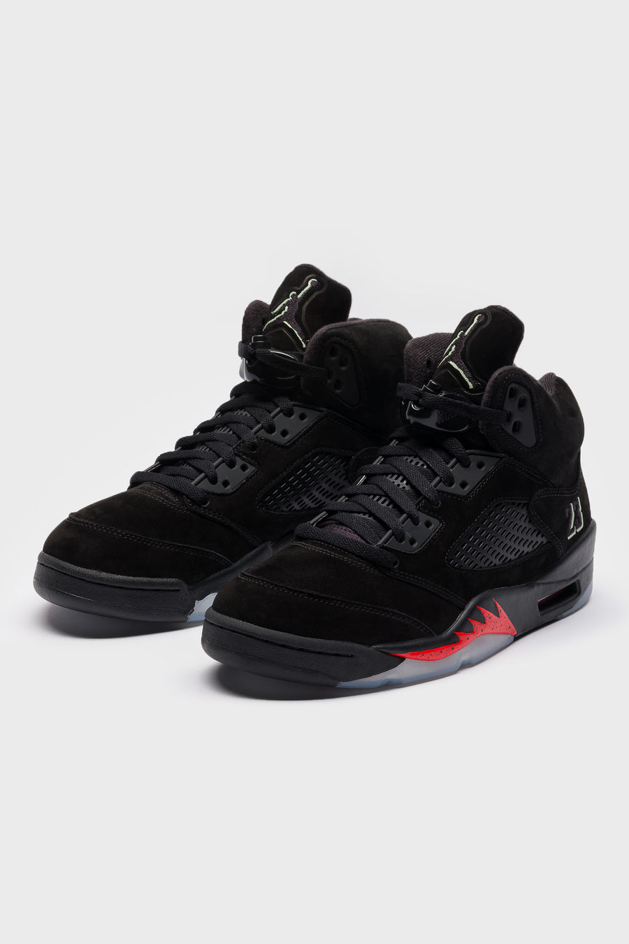 Jordan Air Jordan 5 Retro Sneaker in Black/Black/Picante Red/Glow In The Dark - Notre