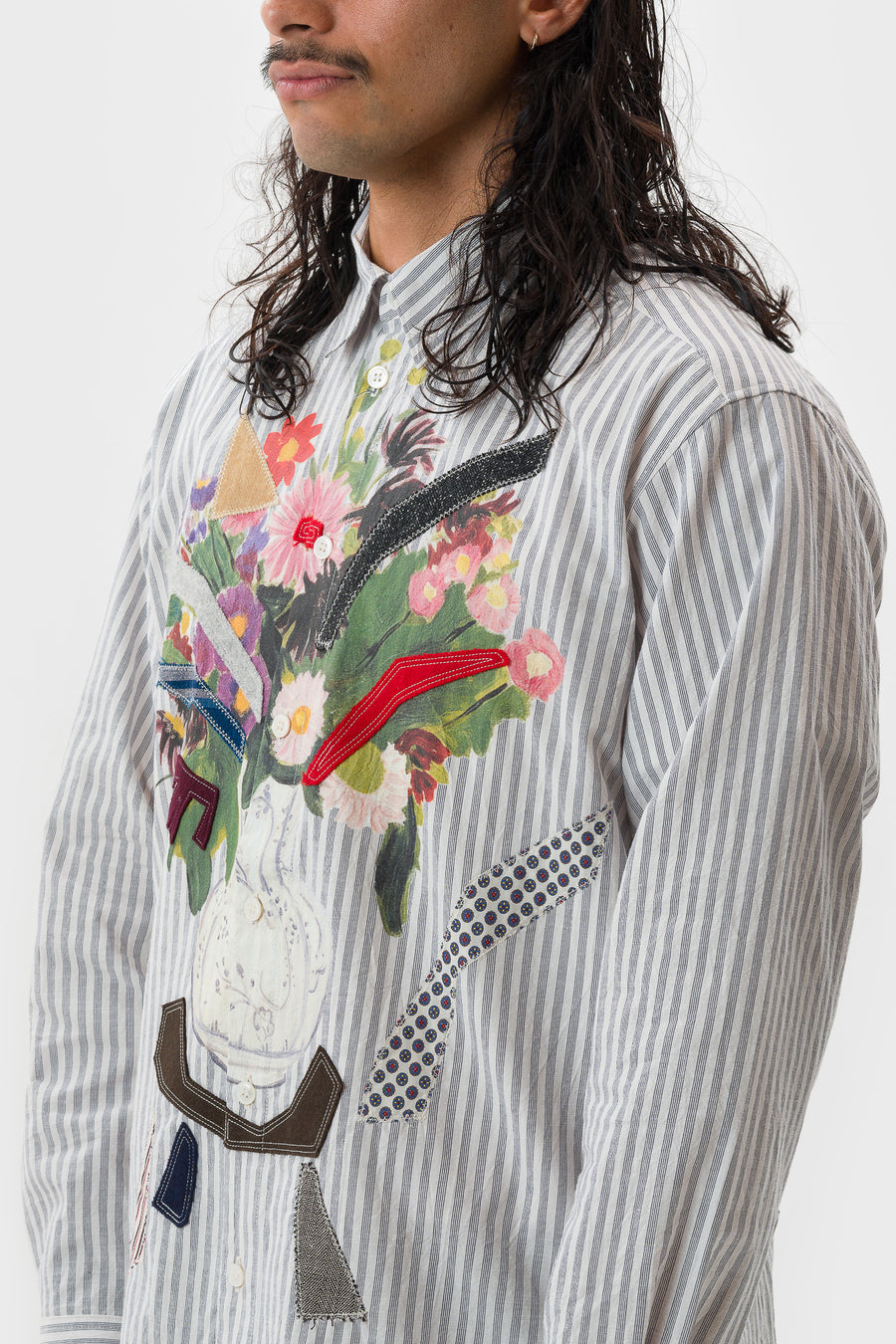 Khoki Appliqué Detail Shirt in White - Notre