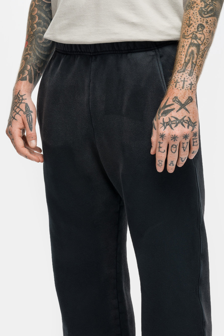 Les Tien Heavyweight Carpenter Workwear Pant in Vintage Faded Black - Notre