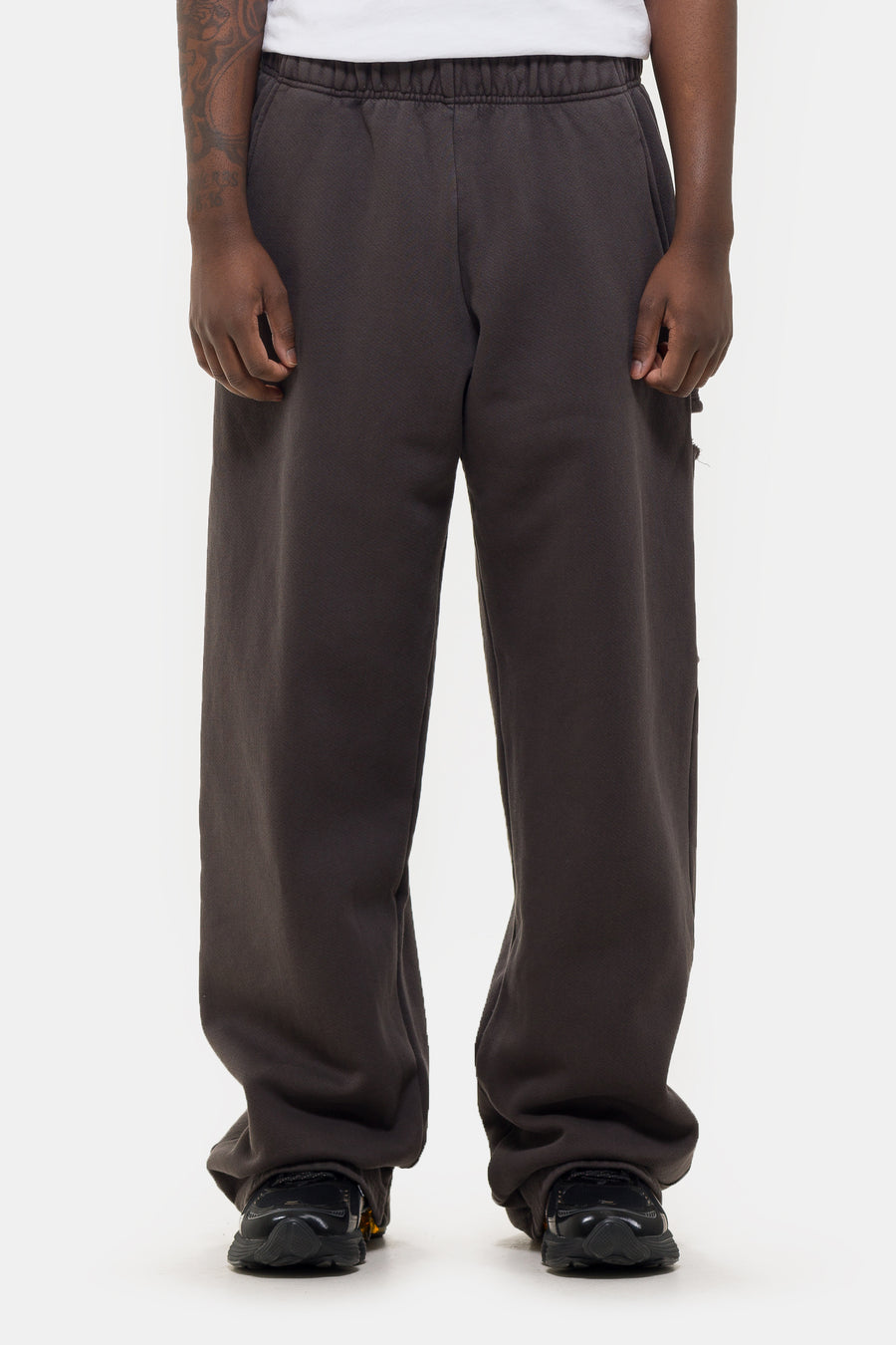 Les Tien Heavyweight Utility Puddle Pant in Vintage Black - Notre