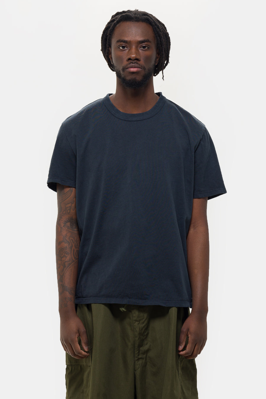 Les Tien Lightweight Binded Neck T-Shirt in Faded Black - Notre
