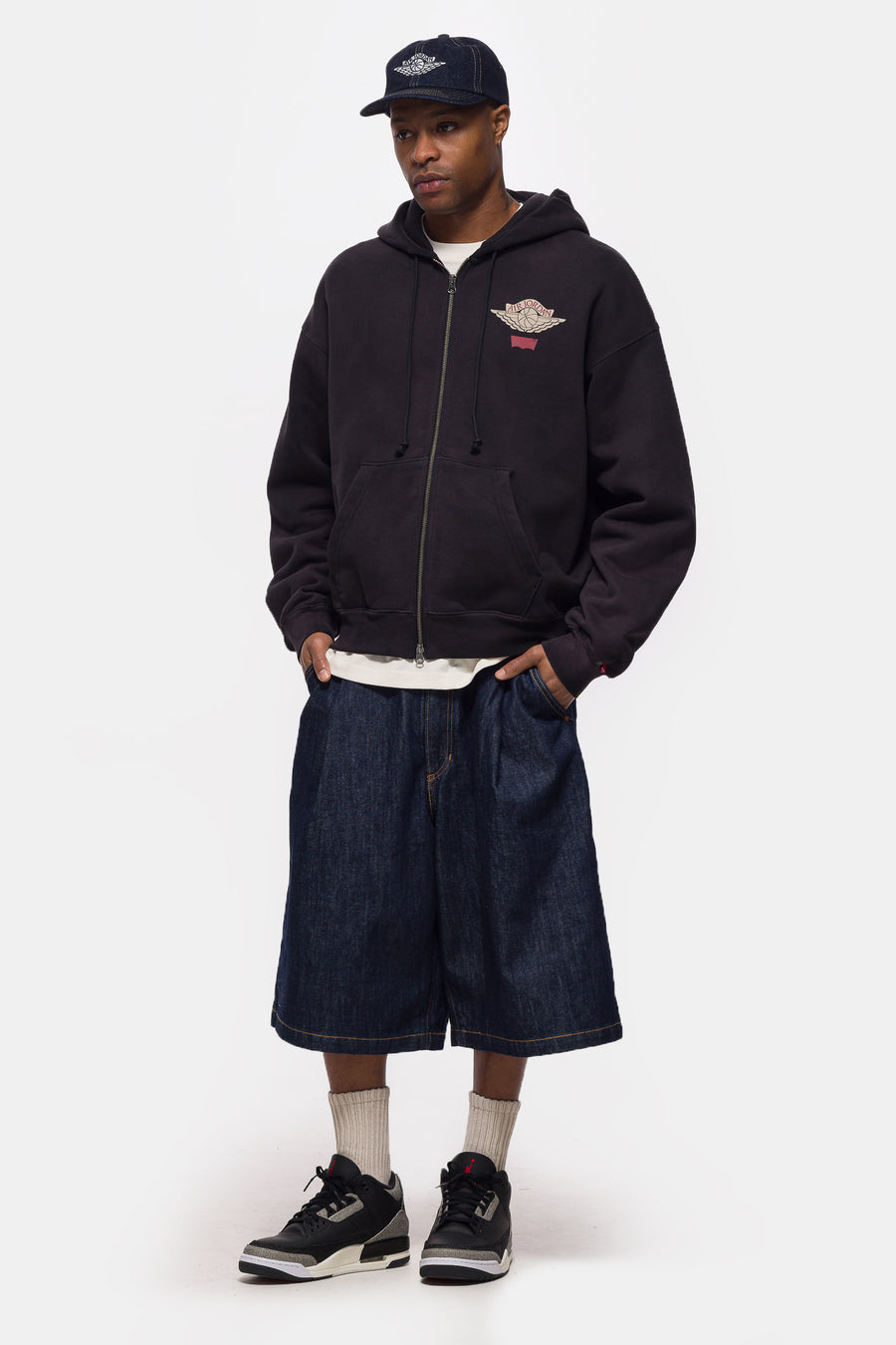 Jordan Jordan Full-Zip Hoodie in Black/Pale Ivory/Gym Red - Notre