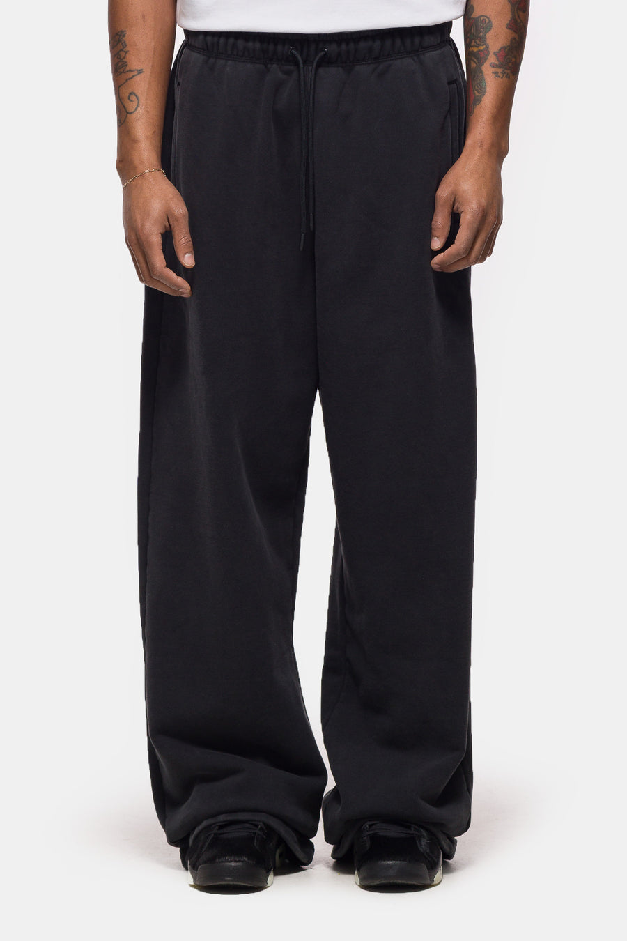 Jordan Fleece Pant in Black - Notre