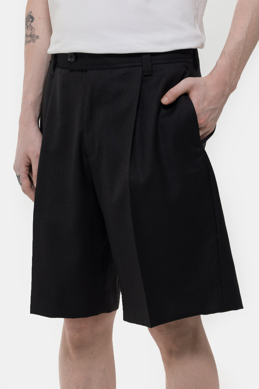 Classic Short in Fine Black Stripe Classic Short in Fine Black Stripe