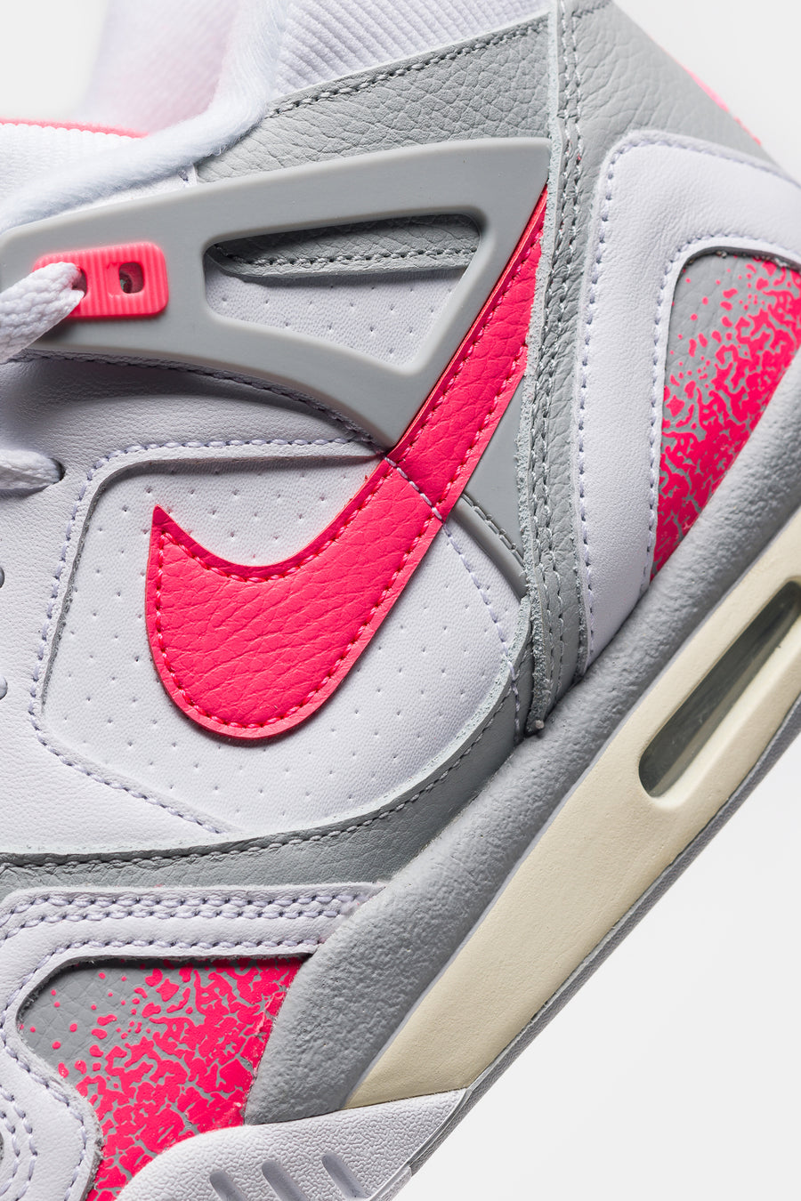 Nike Air Tech Challenge 2 Sneaker in White/Racer Pink/Light Smoke Grey - Notre