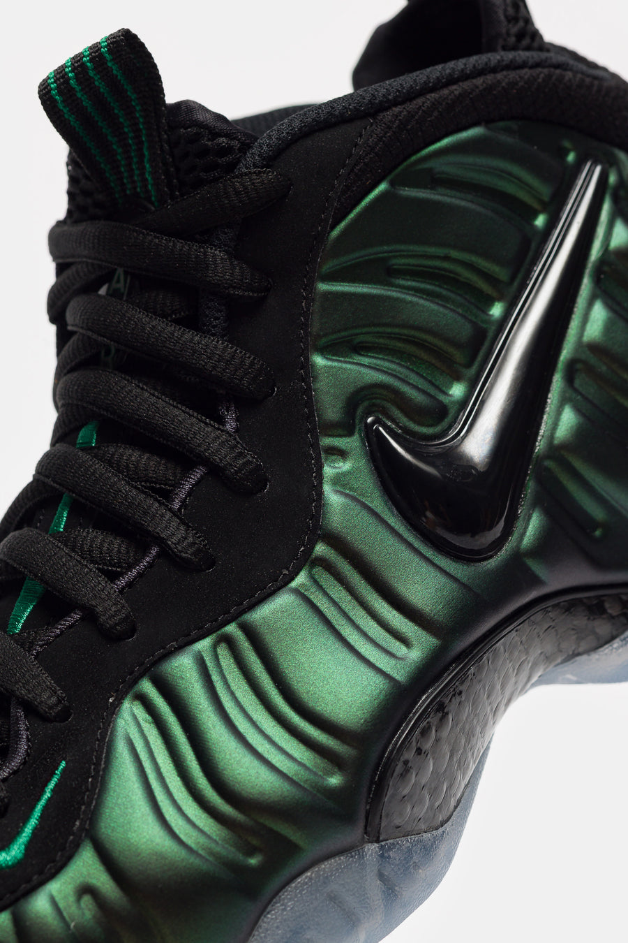 Air Foamposite Pro Sneaker in Pine Green/Black