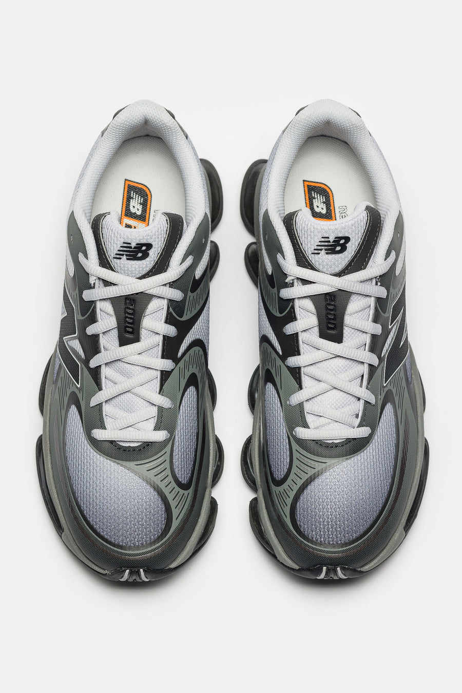 New Balance Abzorb 2000 Sneaker in Pearl Grey/Black - Notre