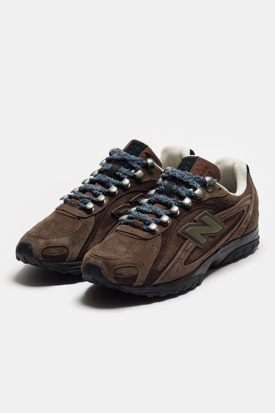 New Balance BASKETCASE 204L Sneaker in Carafe/Chocolate Brown - Notre
