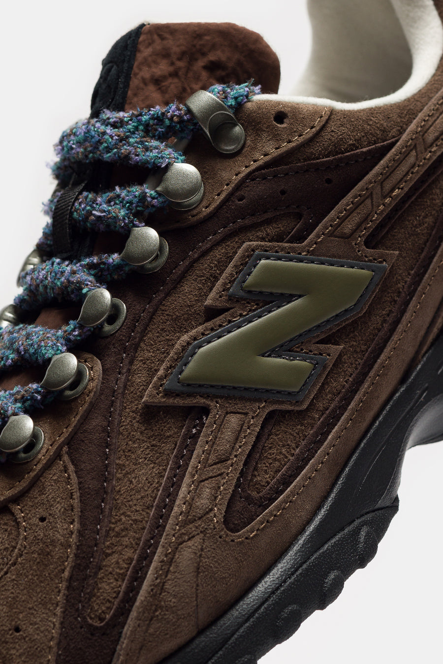 New Balance BASKETCASE 204L Sneaker in Carafe/Chocolate Brown - Notre