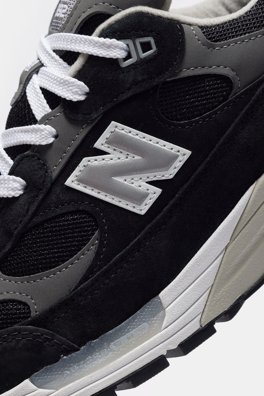 New Balance Made in USA 992 Sneaker in Black/Grey/Silver Metallic - Notre