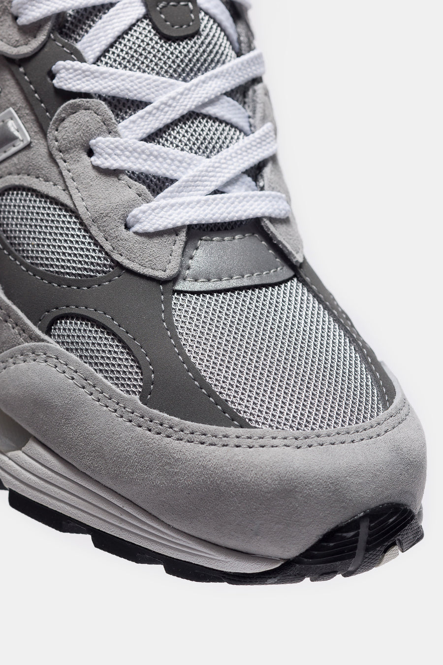 New Balance Made in USA 992 Sneaker in Grey/Grey/Silver Metallic - Notre