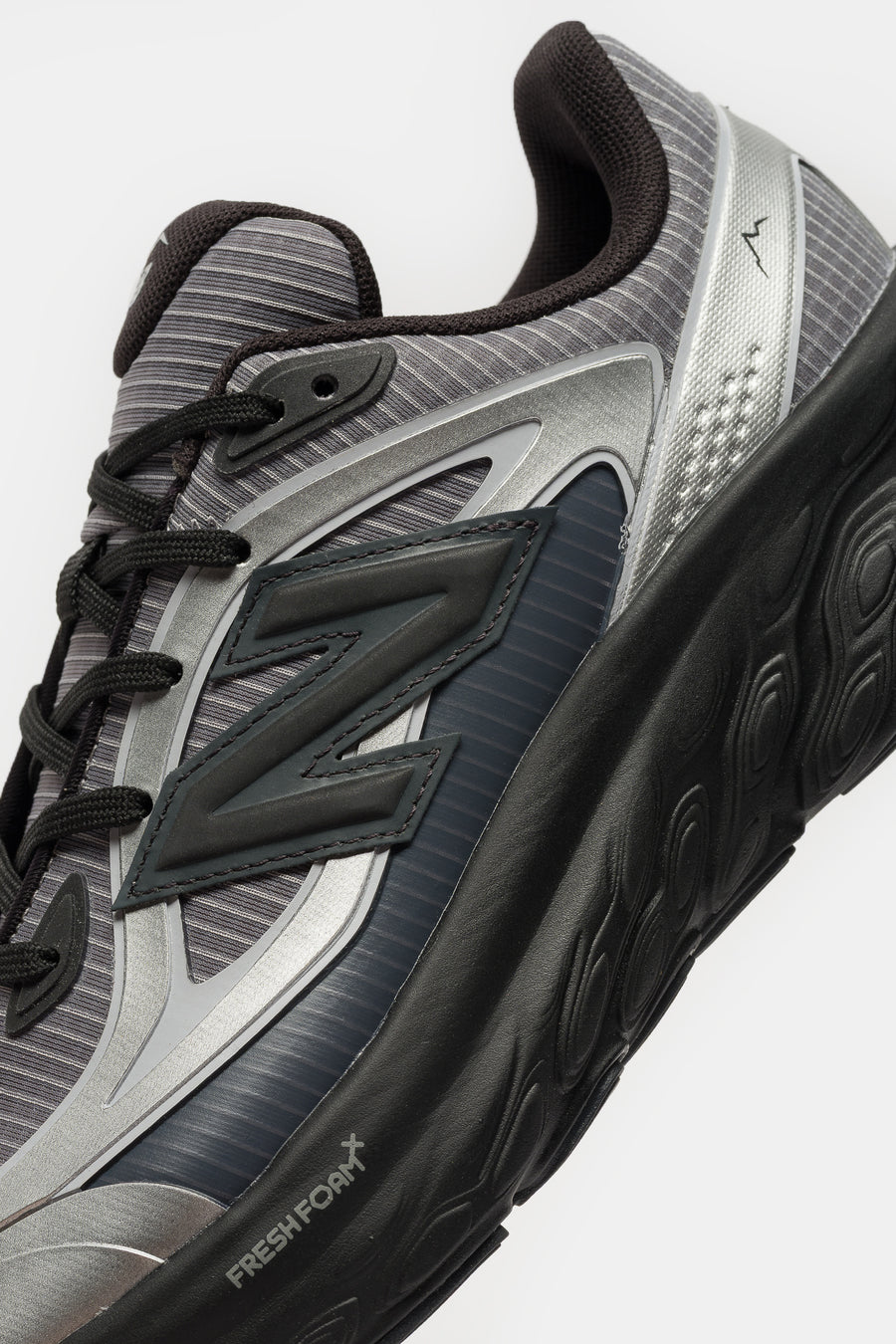 New Balance Cayl TRN Sneaker in Slate Grey/Silver Metallic/Black - Notre