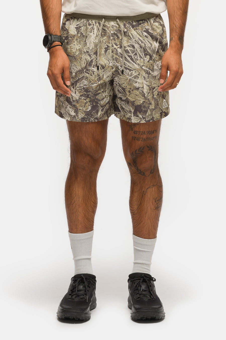 Nike ACG Chamo Camo 6" Brief-Lined Trail Running Short in Sequoia/Light Army/Summit White - Notre