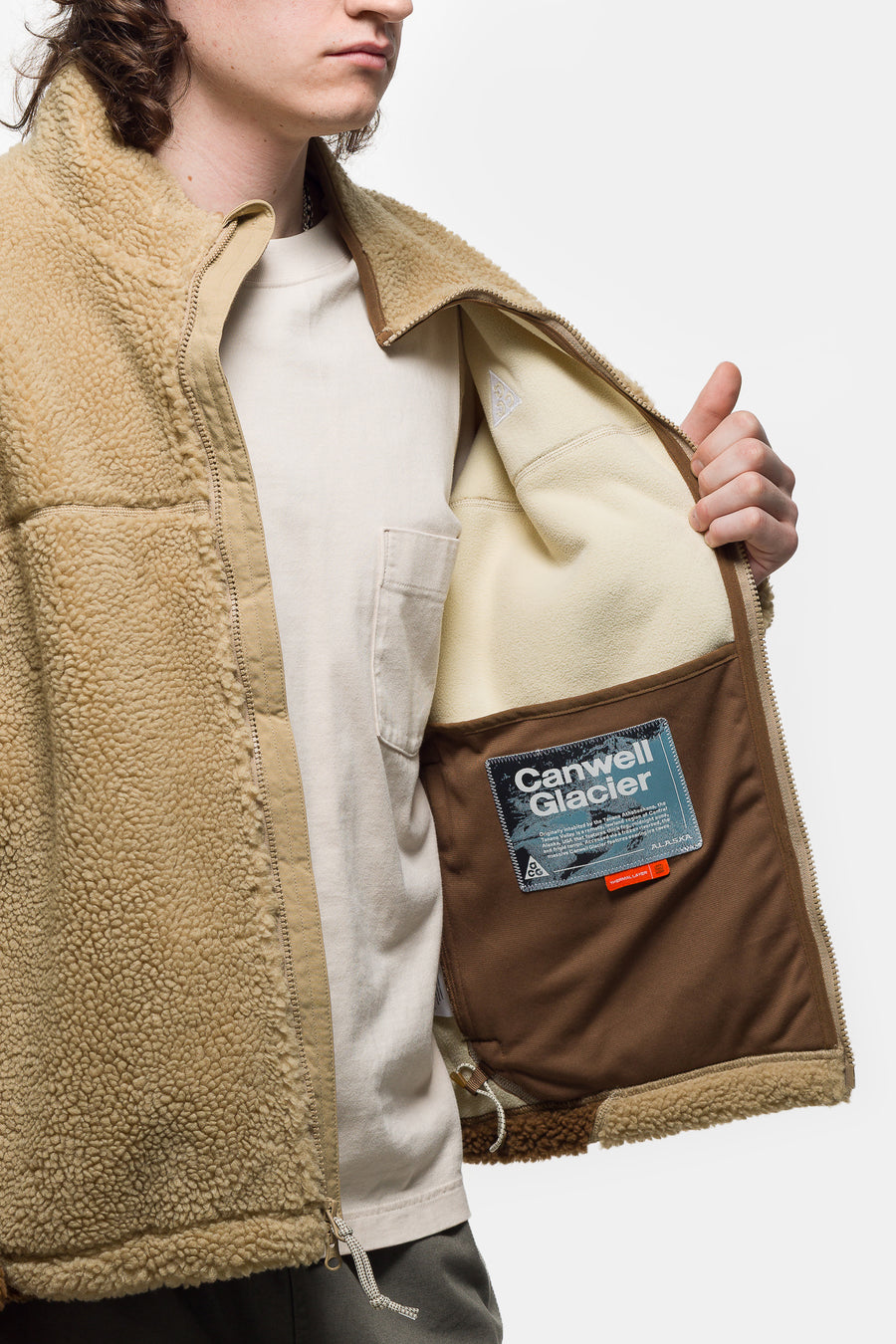 Nike ACG Therma-FIT ADV Windproof Jacket in Parachute Beige/Summit White - Notre