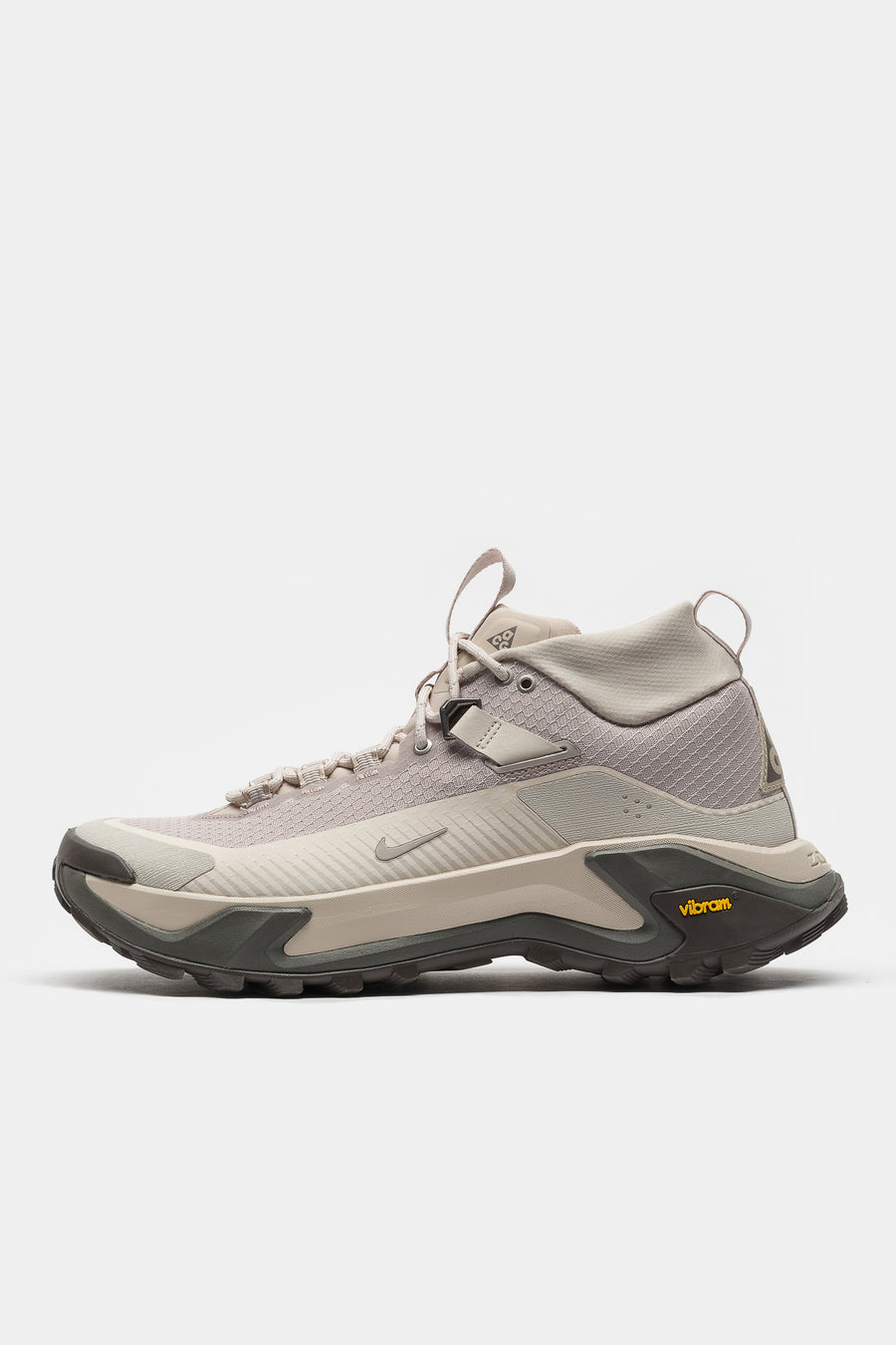 Nike ACG Zegama Hike Sneaker in Cream II/Light Orewood Brown - Notre