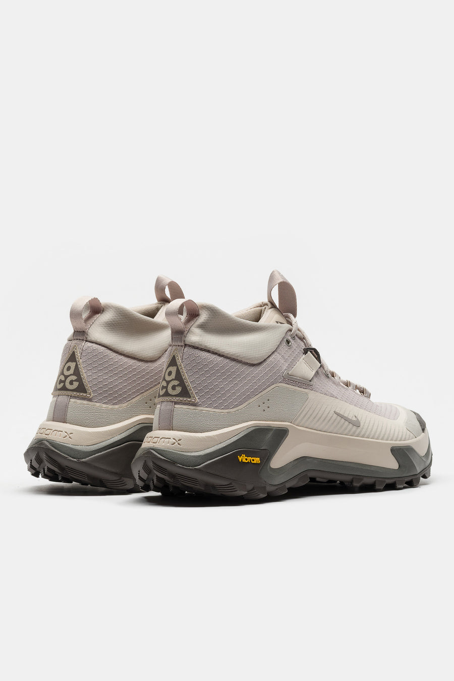 Nike ACG Zegama Hike Sneaker in Cream II/Light Orewood Brown - Notre
