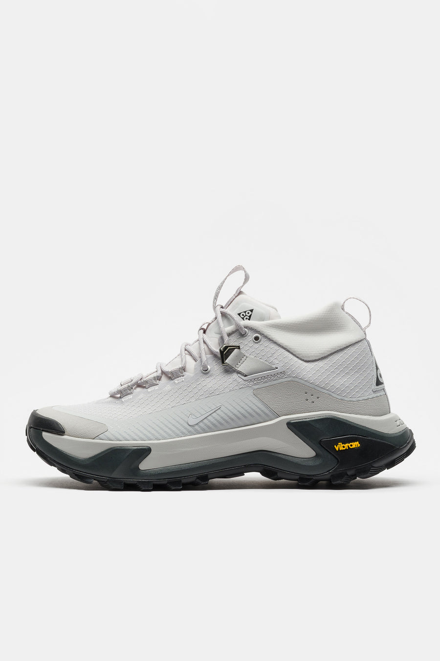 Nike ACG Zegama Hike Sneaker in Photon Dust/Grey Fog - Notre