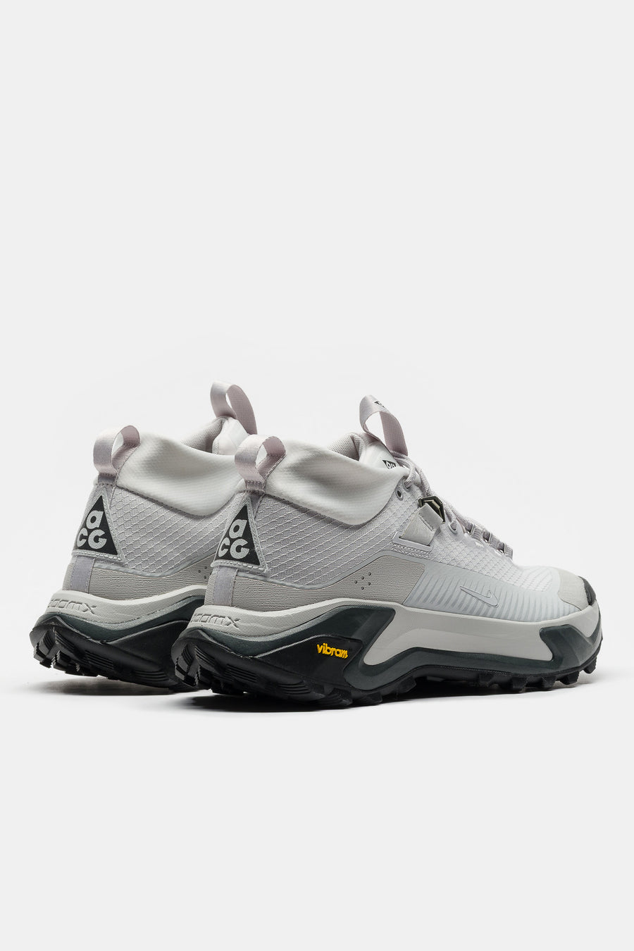 Nike ACG Zegama Hike Sneaker in Photon Dust/Grey Fog - Notre