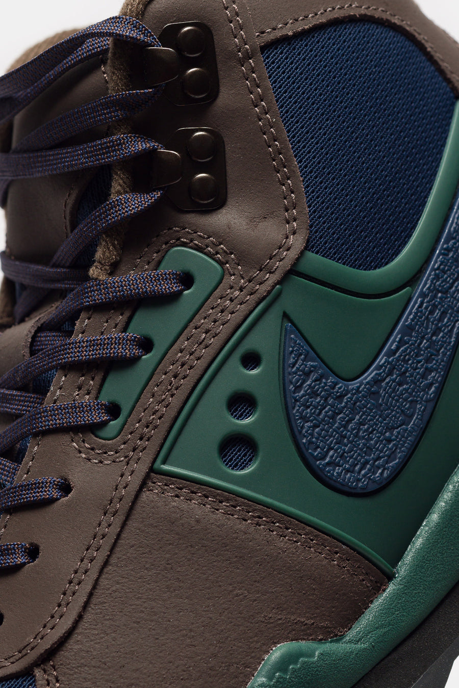 Air Baltoro SP Boot in Baroque Brown/Midnight Green