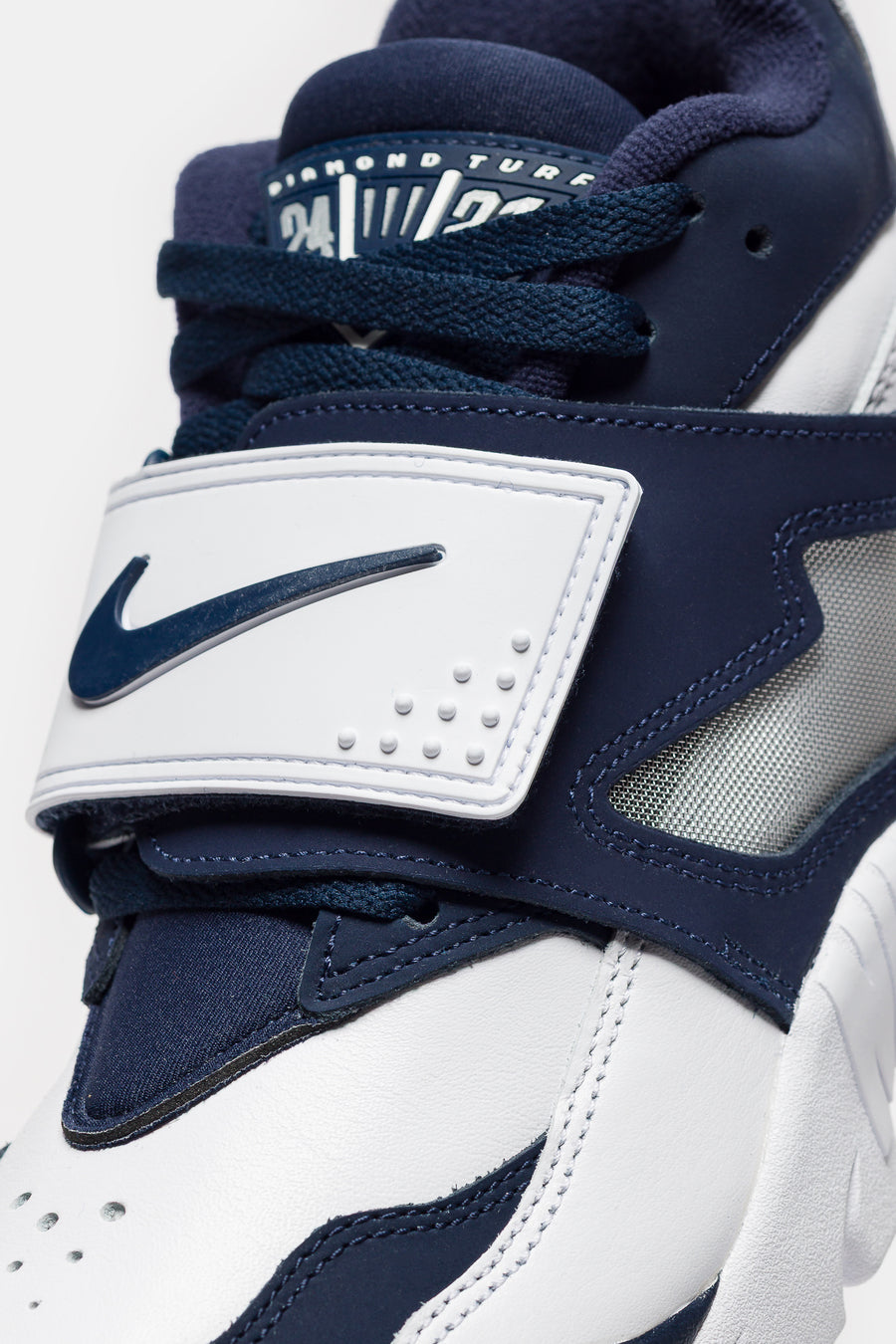 Air Diamond Turf Sneaker in White/College Navy/Metallic Silver