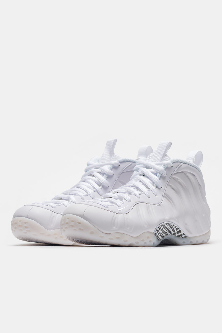 Nike Air Foamposite One Sneaker in White/White - Notre