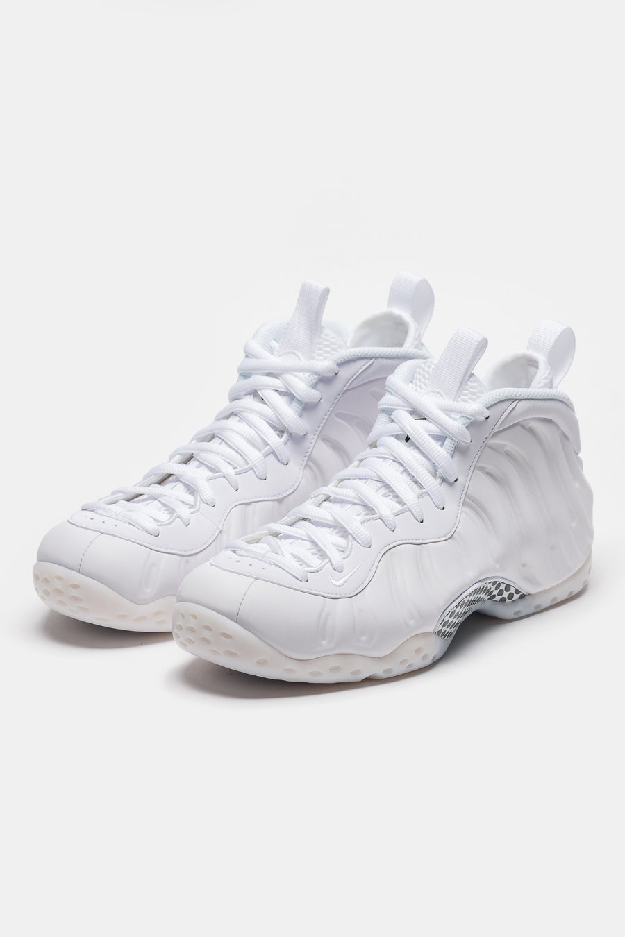Nike Air Foamposite One Sneaker in White/White - Notre