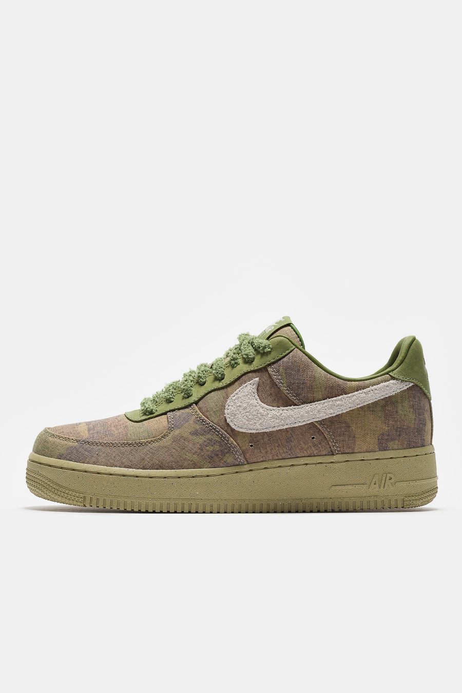 Air Force 1 Low Sneaker in Asparagus/Wheat Grass/Aluminum/Phantom