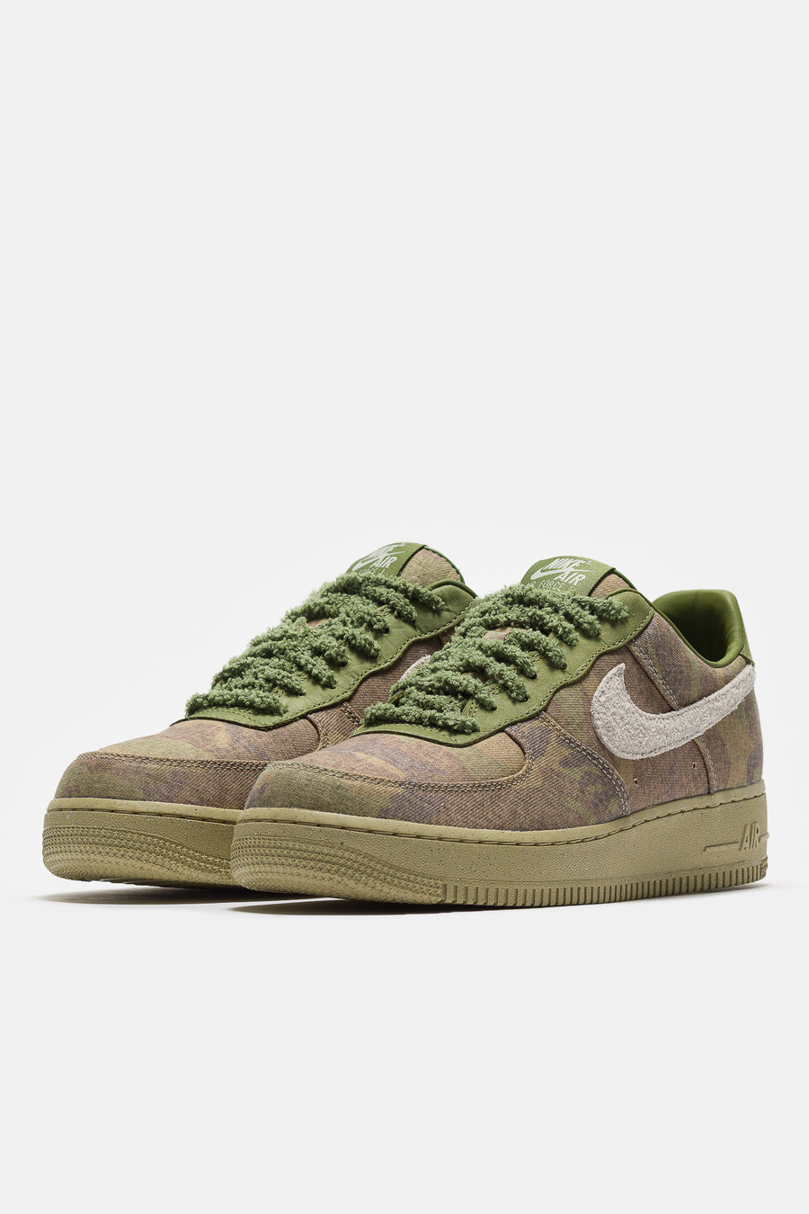 Air Force 1 Low Sneaker in Asparagus/Wheat Grass/Aluminum/Phantom