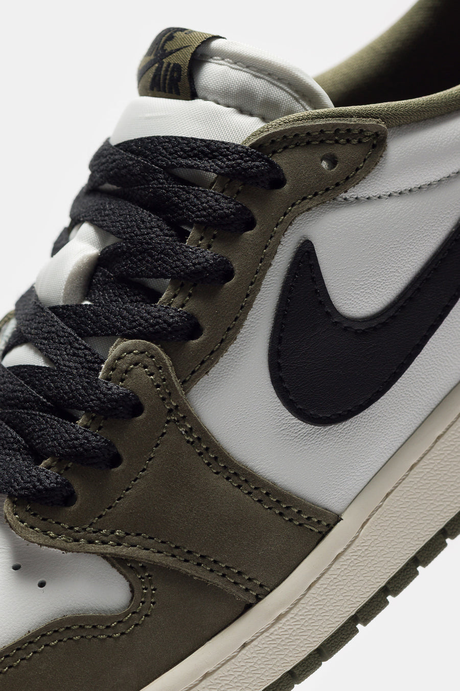 Jordan Air Jordan 1 Retro Low Big Kids Sneaker in Medium Olive/Black/Summit White/Sail - Notre