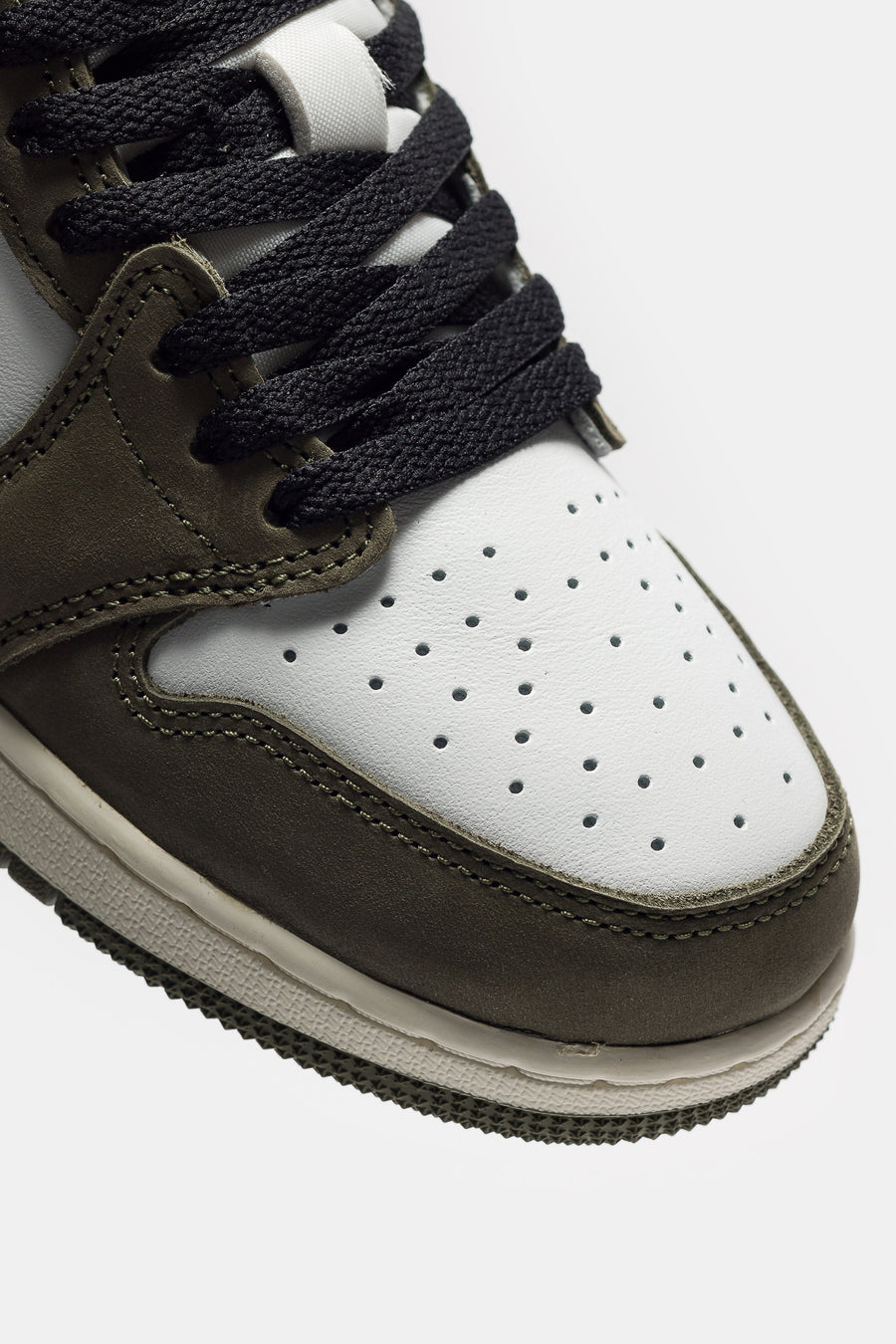 Jordan Air Jordan 1 Retro Low Big Kids Sneaker in Medium Olive/Black/Summit White/Sail - Notre