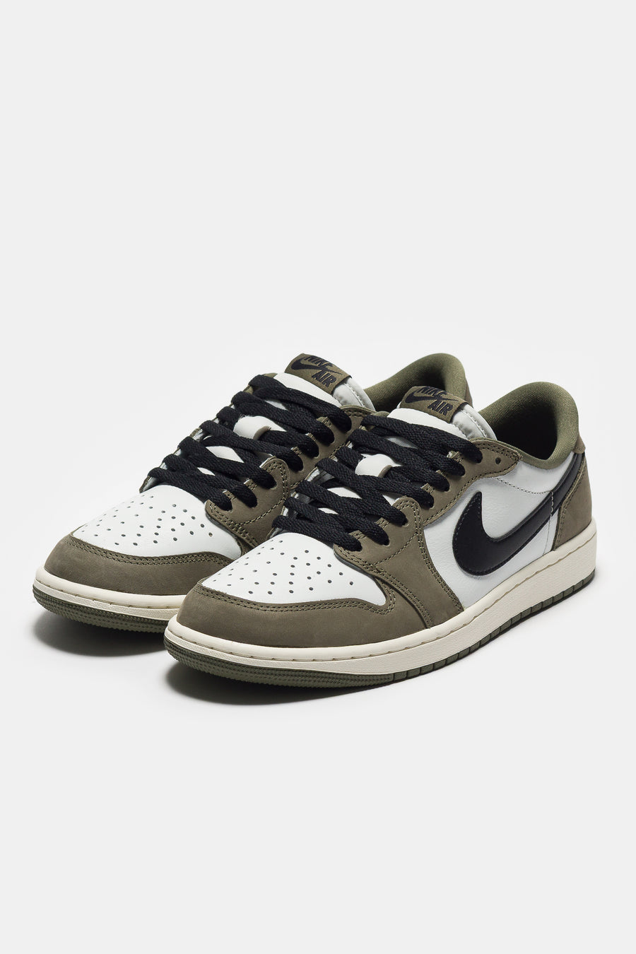 Jordan Air Jordan 1 Retro Low Sneaker in Medium Olive/Black/Summit White/Sail - Notre