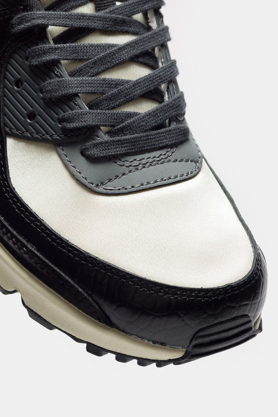 Air Max 90 Sneaker in Sail/Lt Smoke Grey/Black/Anthracite