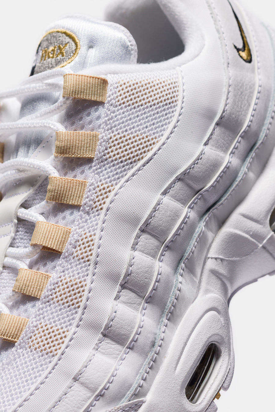 Air Max 95 OG Sneaker in White/Metallic Gold/Black - Nike