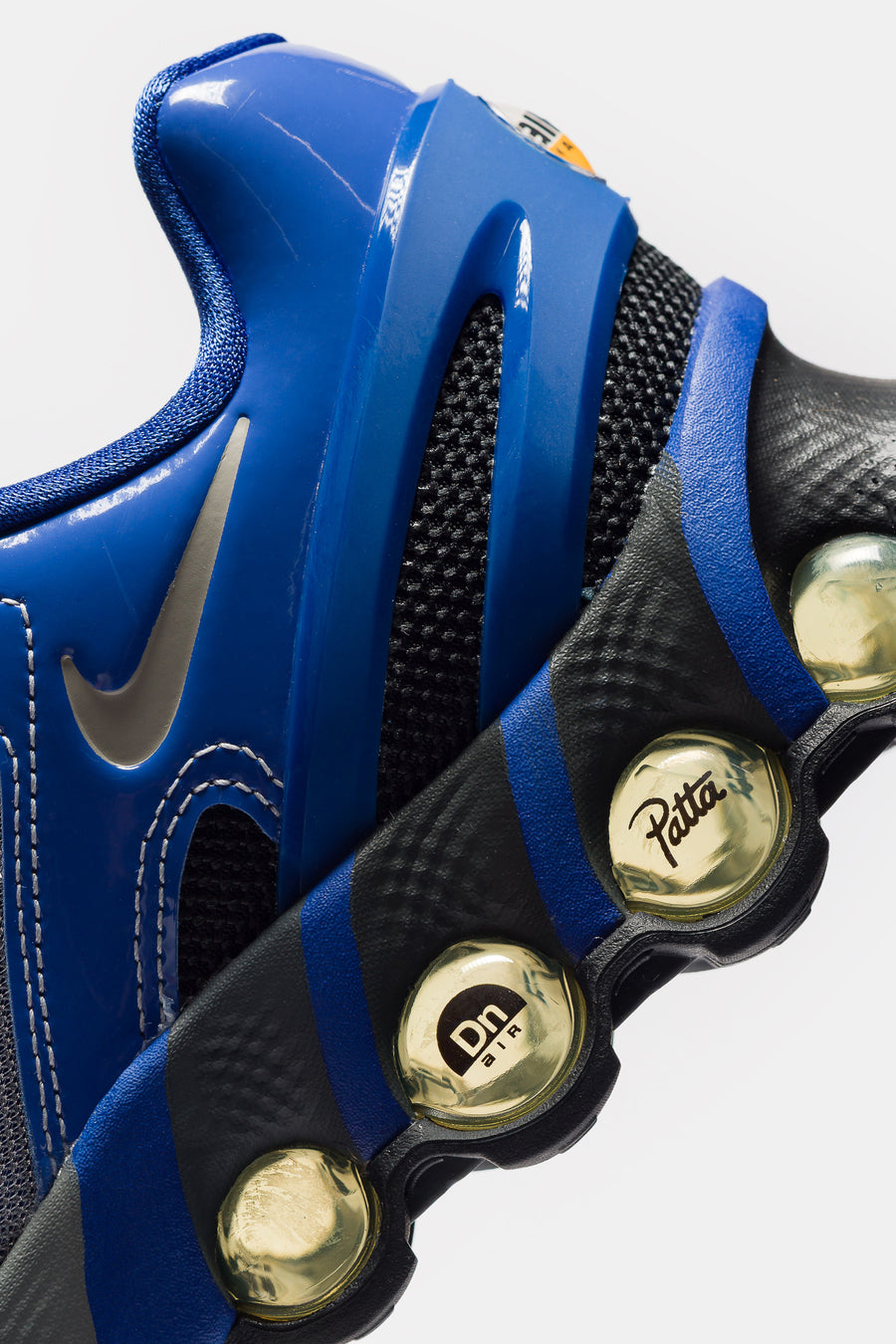 Nike Patta Air Max DN8 SP Sneaker in Game Royal/Light Charcoal - Notre